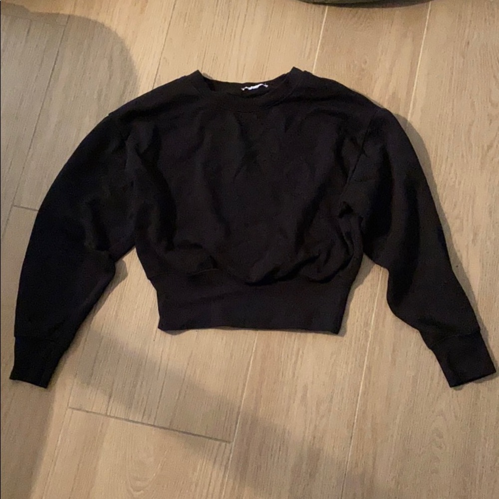 Plain black crop sweatshirt.